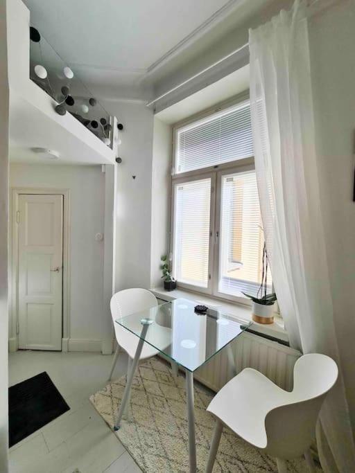 Stylish In Downtown Апартаменты *